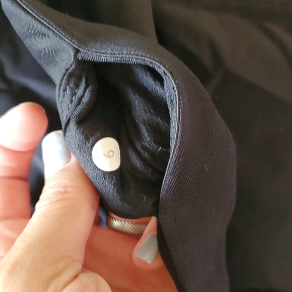 Lululemon shorts - Picture 4 of 7